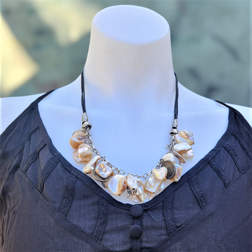 Necklace Shell & Pendant