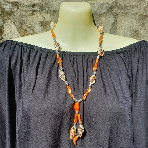 Necklace Snail Shell Spotted and Silver Beads