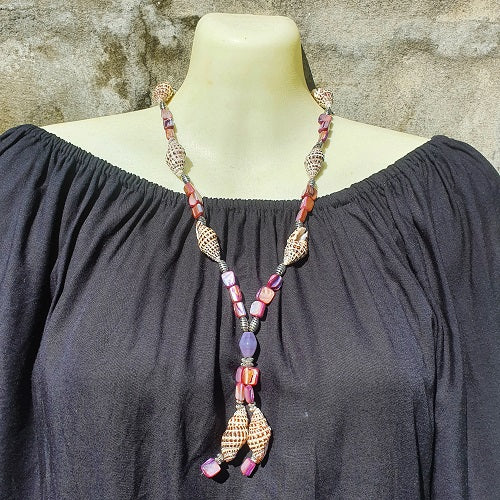 Necklace Snail Shell Spotted and Silver Beads